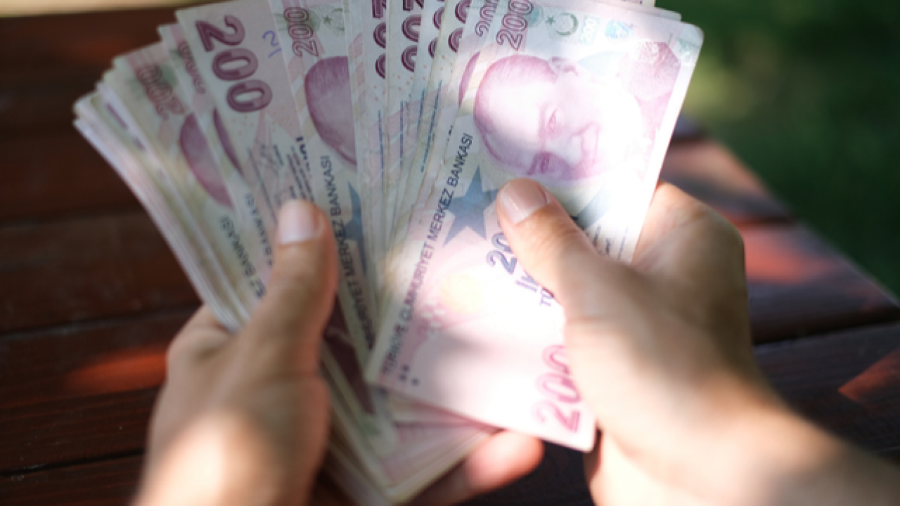 En düşük emekli aylığını 20 bin liraya yükselten teklif Meclis'ten geçti