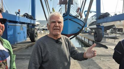 65 yaşındaki teknesine gözü gibi bakıyor