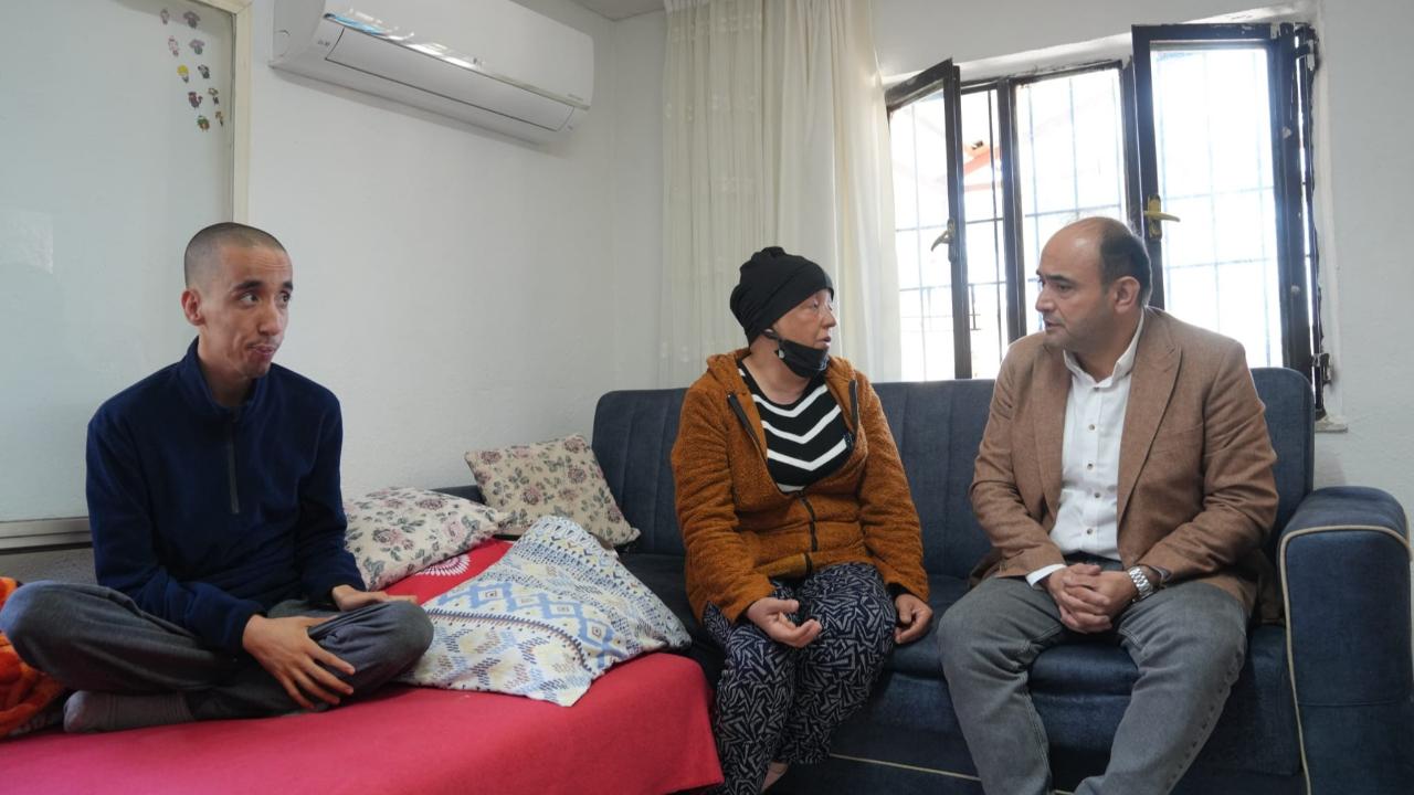 Başkandan kanser hastasına ziyaret