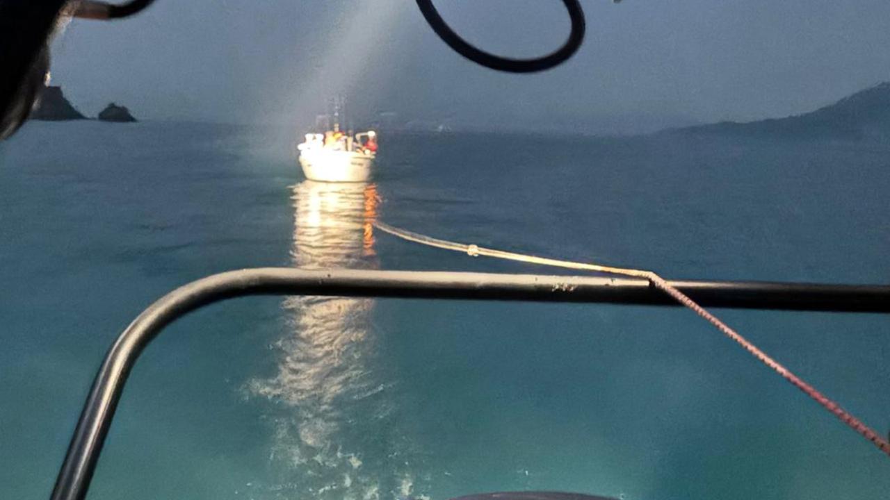 FETHİYE AÇIKLARINDA ARIZALANAN TEKNE KURTARILDI