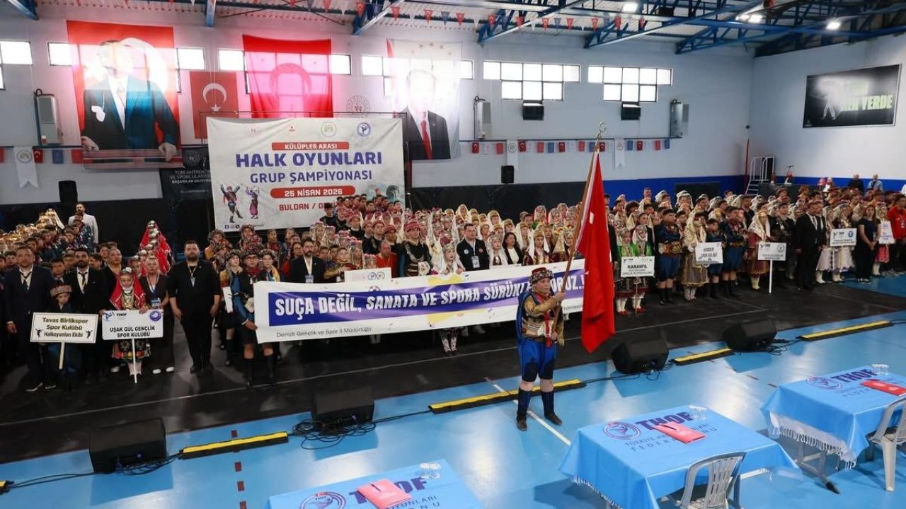Halk Oyunları Şampiyonası Buldan’da renkli görüntülere sahne oldu