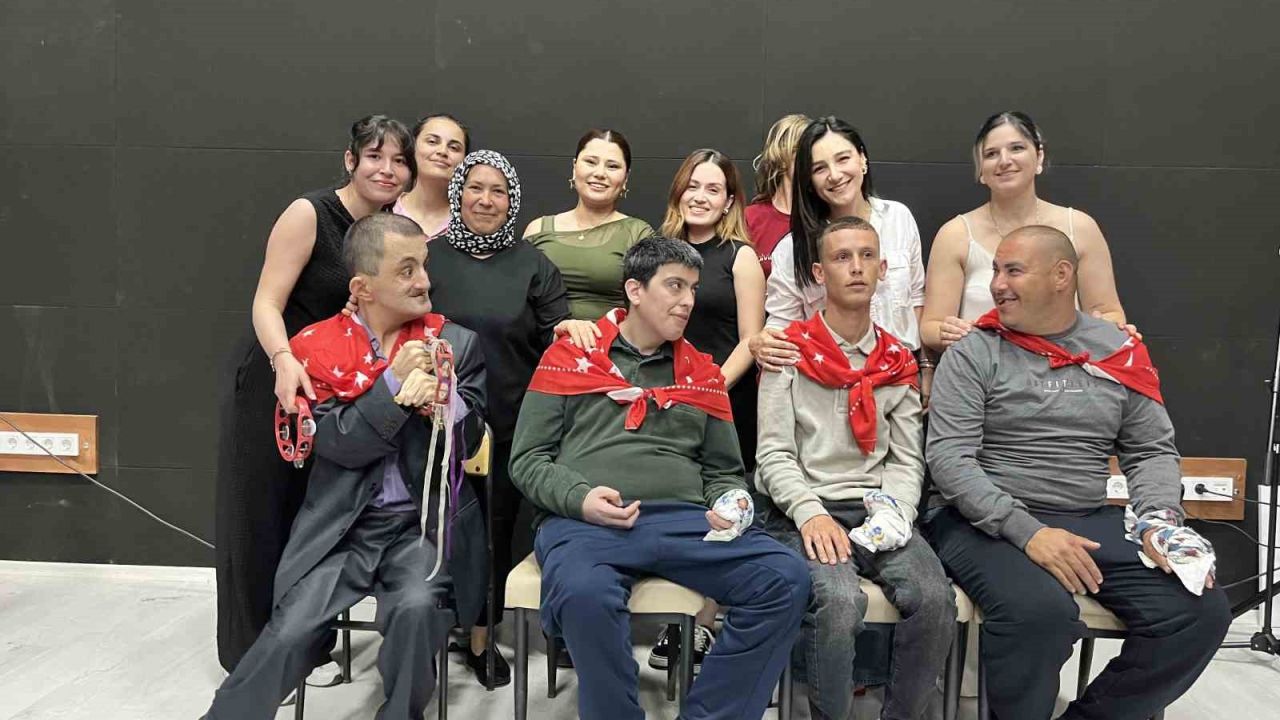 Bayındır’da engelli bireyler için temsili asker eğlencesi