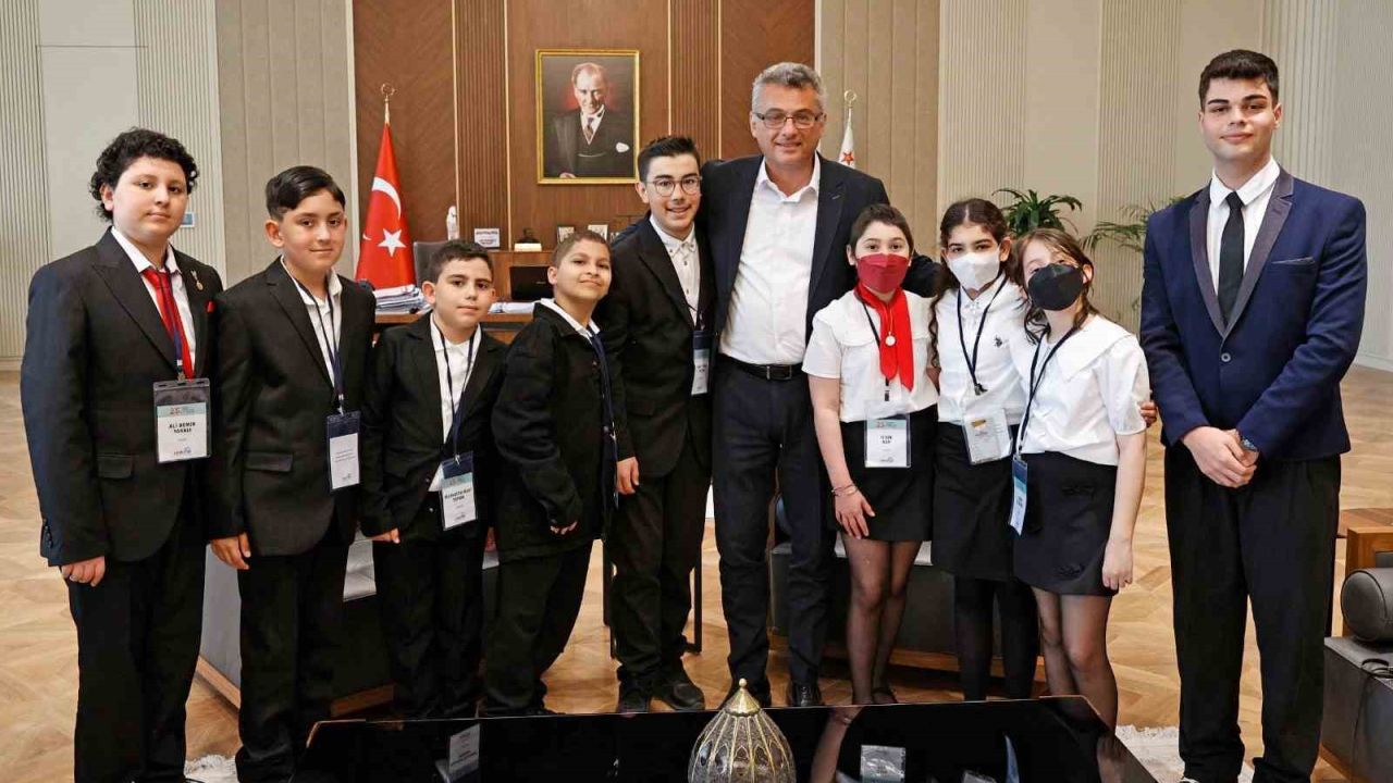 Kanseri yenen 8 kahraman çocuk Kıbrıs’ta devletin zirvesiyle buluştu