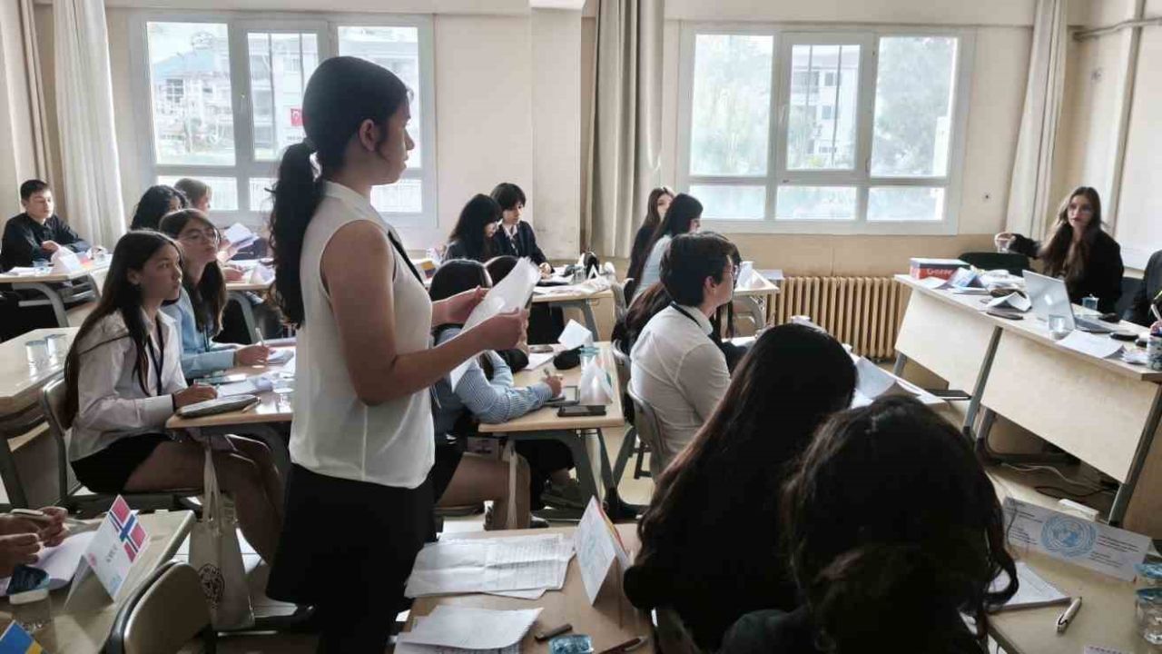 Nazilli Anadolu Lisesi’nden öğrencilerine uluslararası deneyim