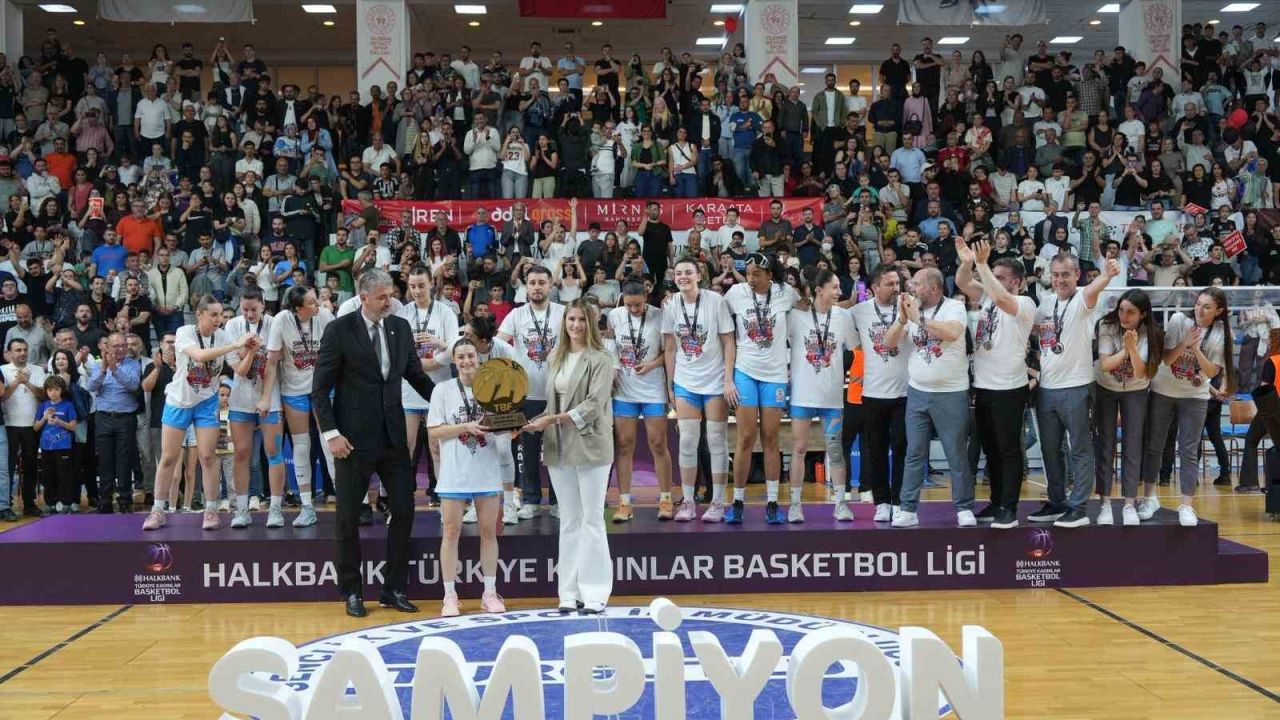 Turgutlu Belediyesi Kadın Basketbol Takımı, Süper Lig’e yükseldi