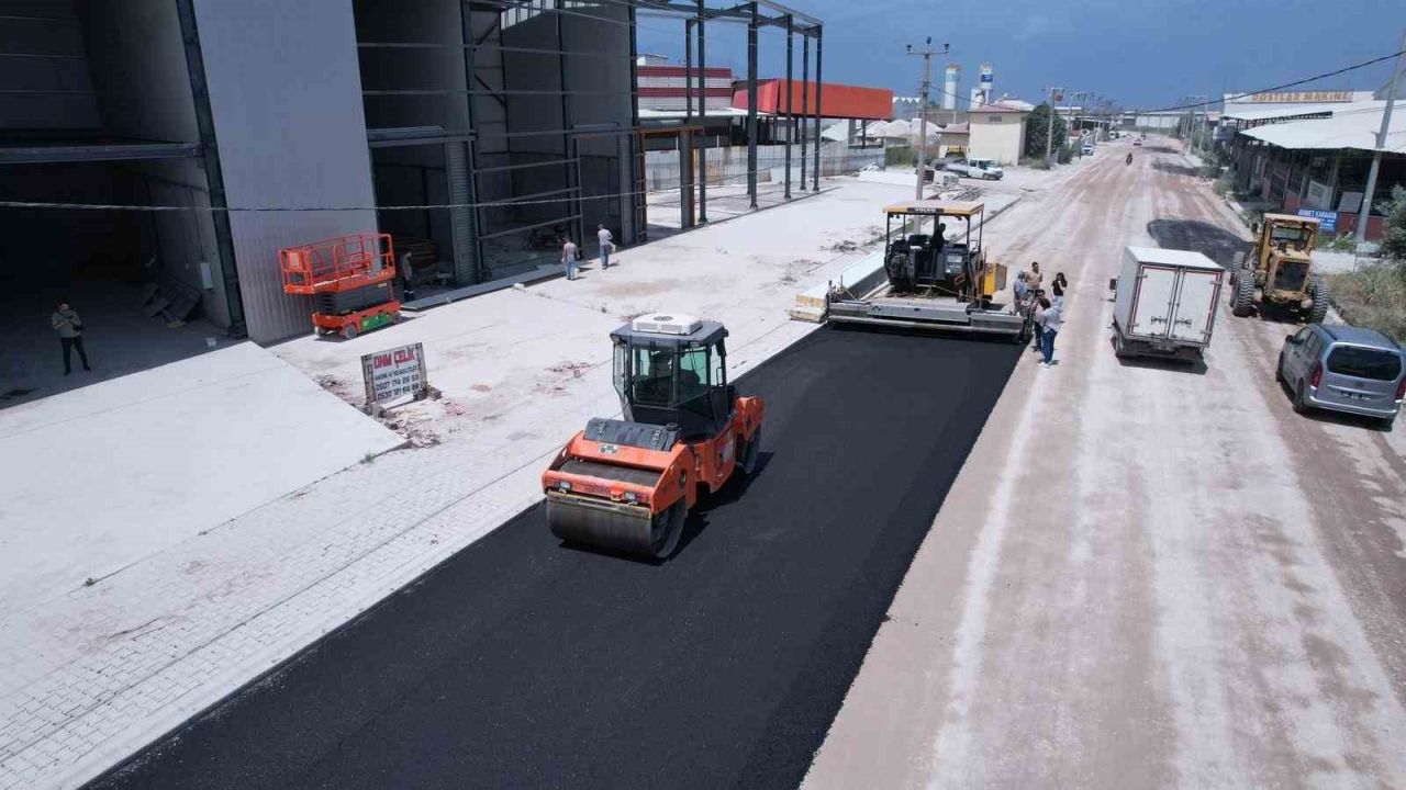 Turgutlu’da 3 bin tonluk asfalt hamlesi