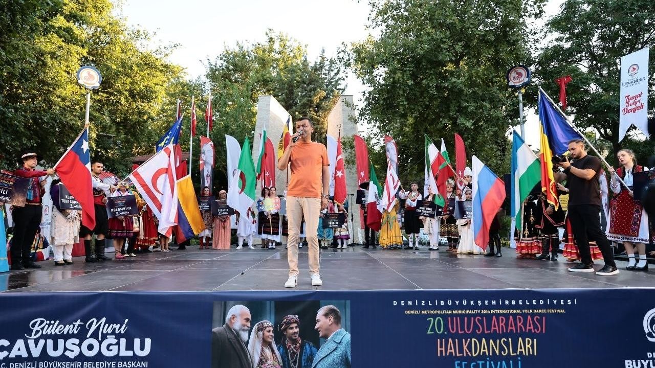20. Uluslararası Halk Dansları Festivali kortejle başladı