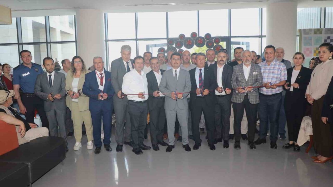 Acıpayam’da halk eğitim kursiyerleri yıl boyunca ürettiklerini sergiledi