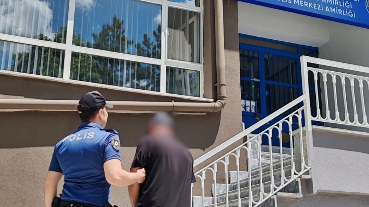 Afyonkarahisar’da aranan şahıs polisten kaçamadı