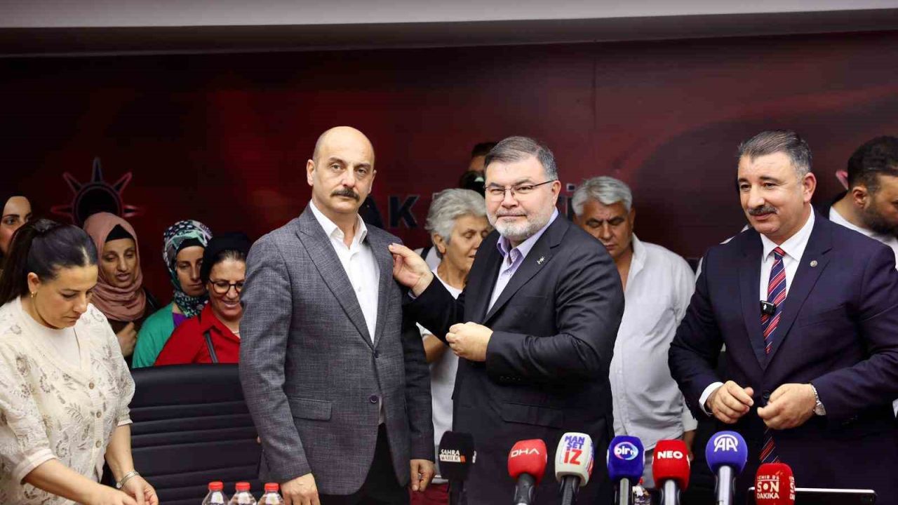 AK Parti İzmir’e 370 yeni katılım