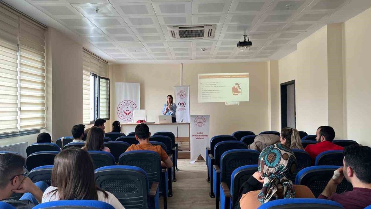 Alaşehir’de evlilik öncesi eğitimlerle genç çiftlere destek