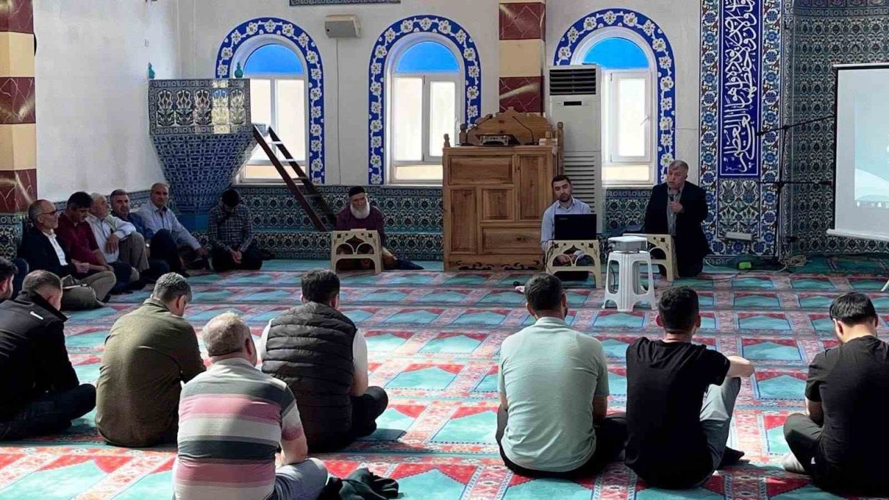 Altıntaş’ta Kur’an kurslarında görev alacak personele hizmet