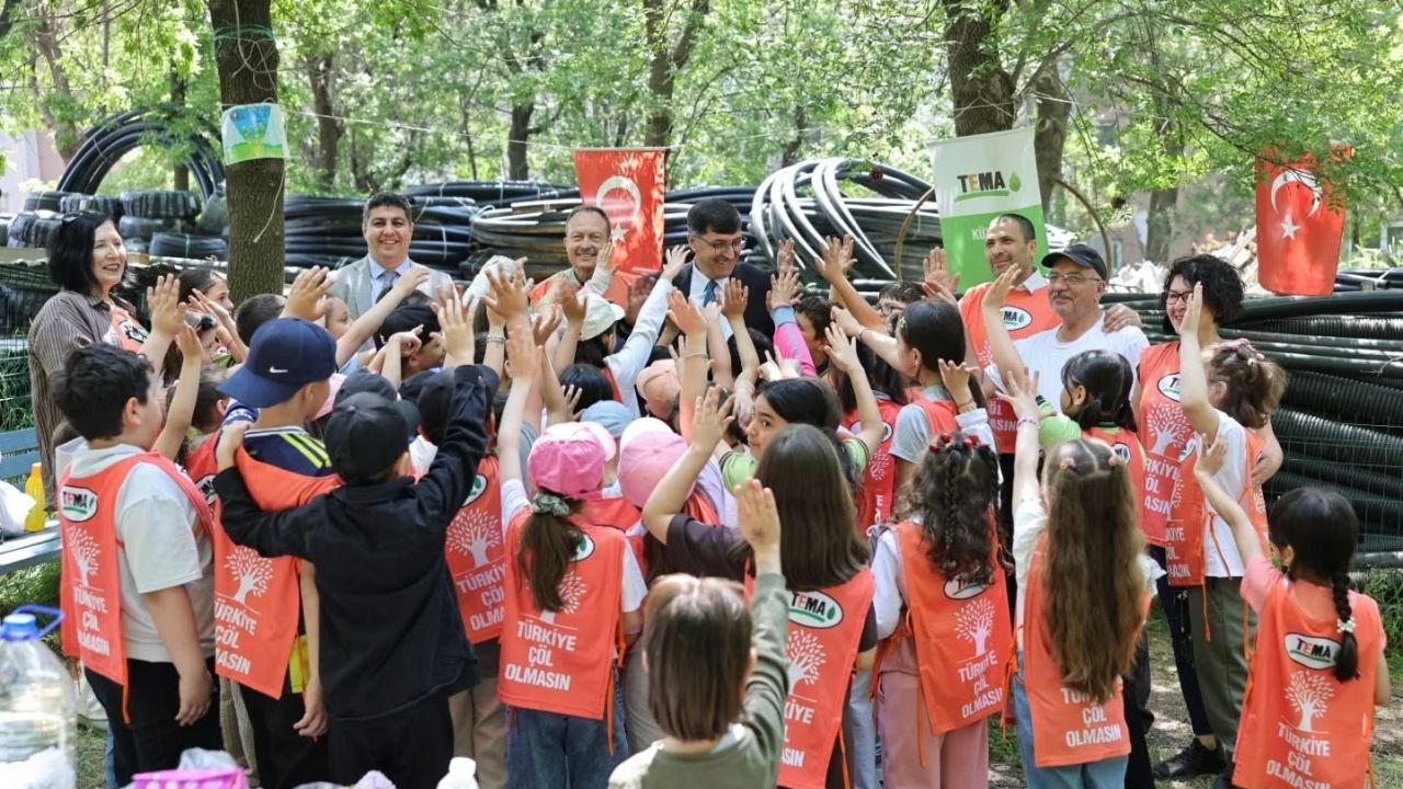 Başkan Kahveci, TEMA Vakfı Uygulama Bahçesi’nde öğrencilerle buluştu