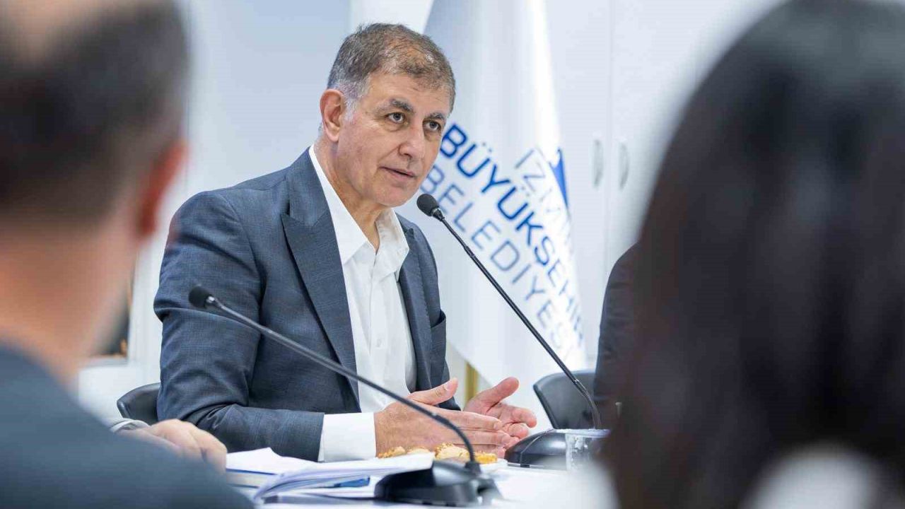 Başkan Tugay: "Zeytinin değerini ekonomiye yansıtmalıyız"