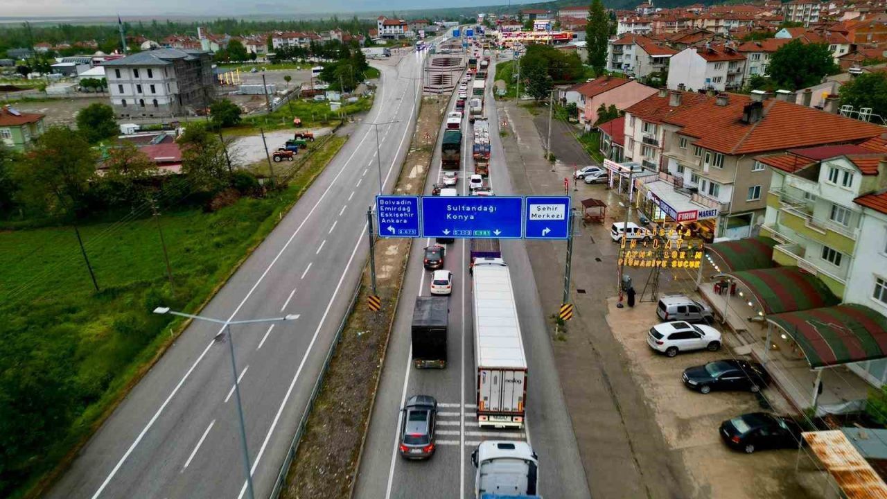 Bayram tatili boyunca Afyonkarahisar’dan yaklaşık 6 milyon araç geçiş yaptı