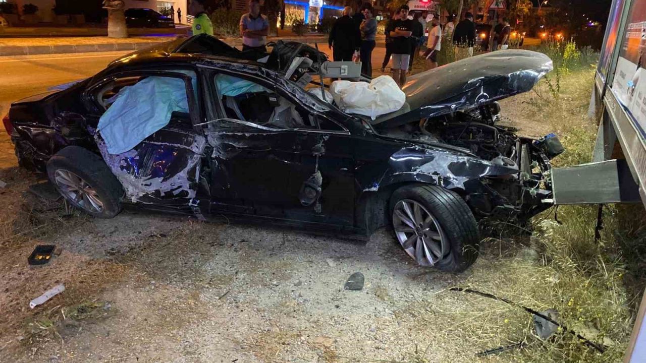 Bodrum’da takla atan otomobildeki 3 kişi yaralandı