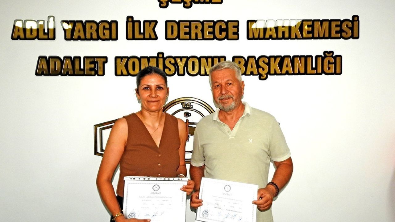 Çeşme’de yeni seçilen muhtarlar mazbatalarını aldı
