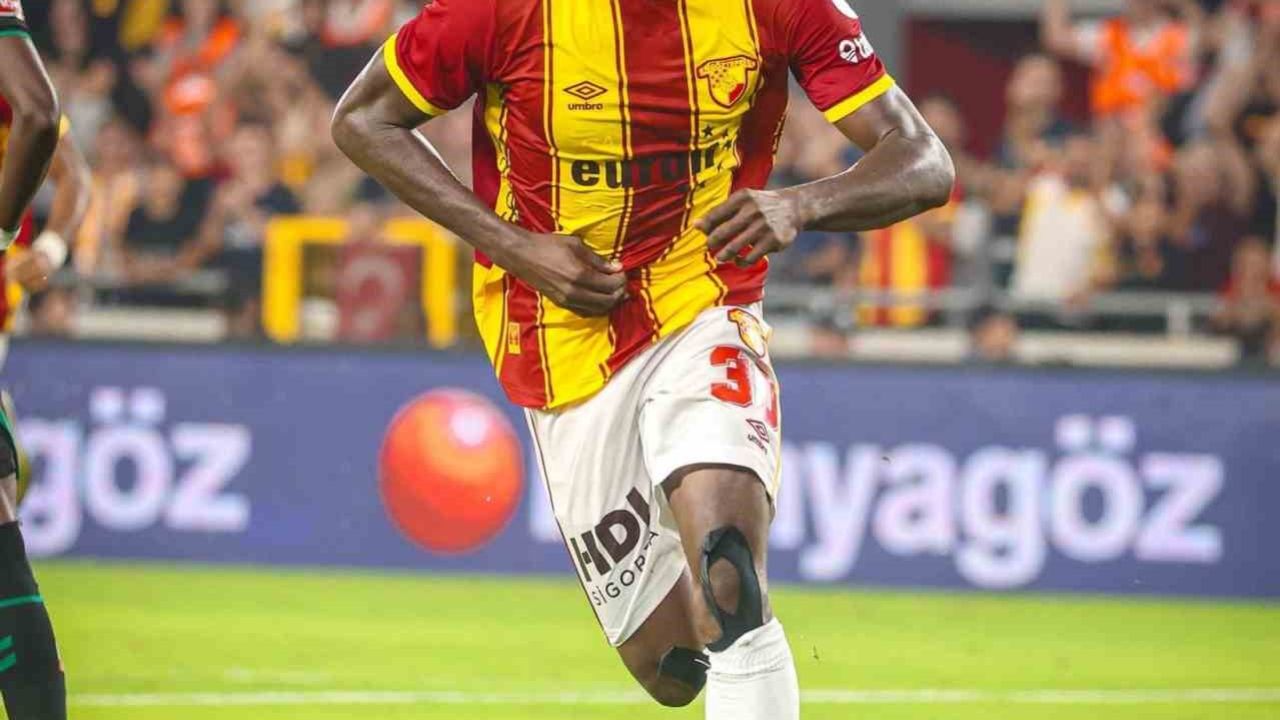 Coventry City, Anthony Dennis’e talip oldu
