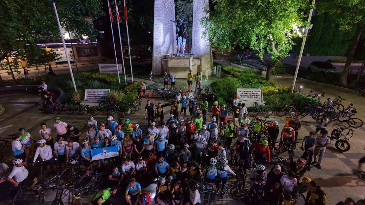 Denizli’de 400 bisikletli birlikte pedal çevirdi