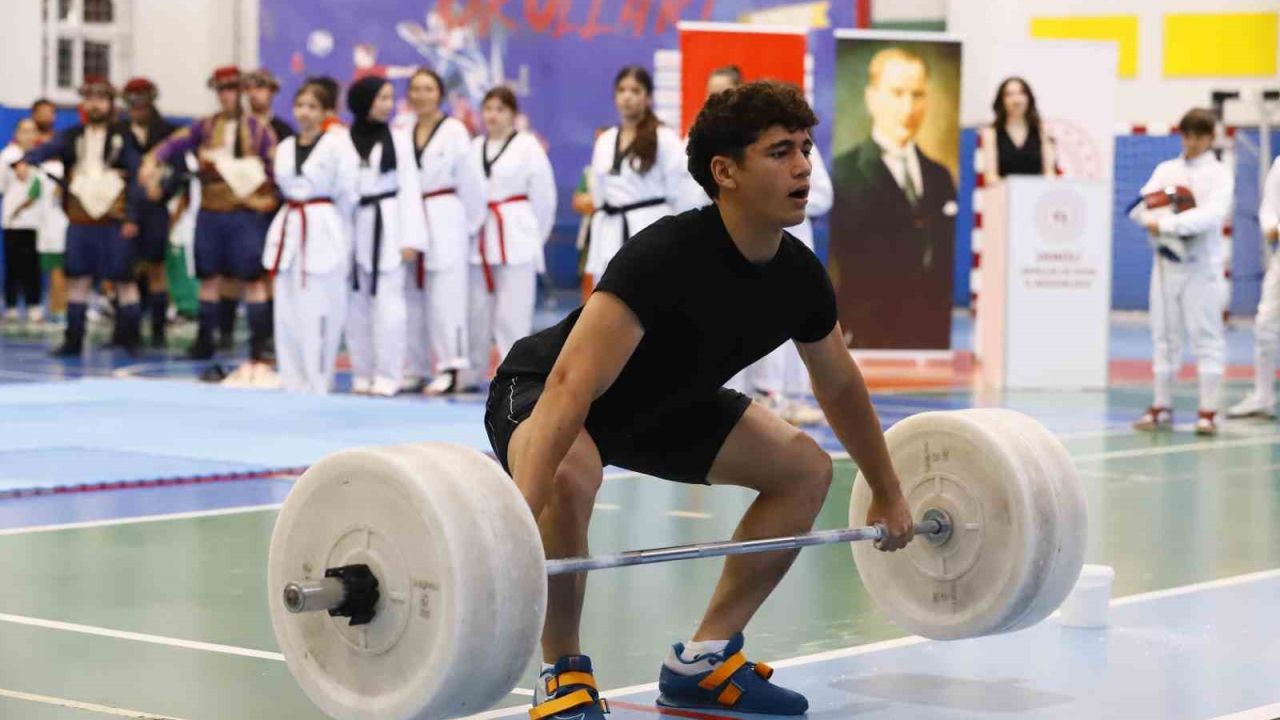 Denizli’de GSB Spor Okulları törenle açıldı