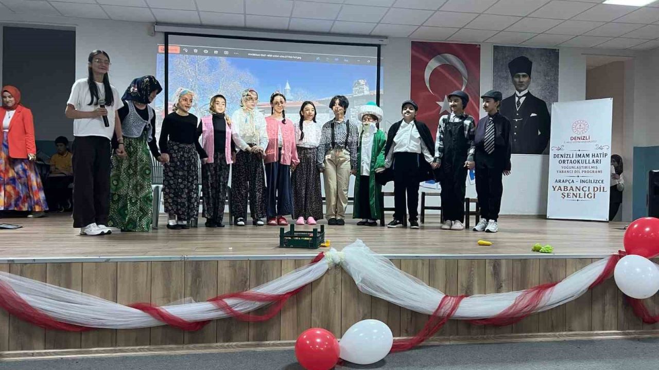 Denizli’nin 4 ilçesinde yabancı dil festivali heyecanı yaşan