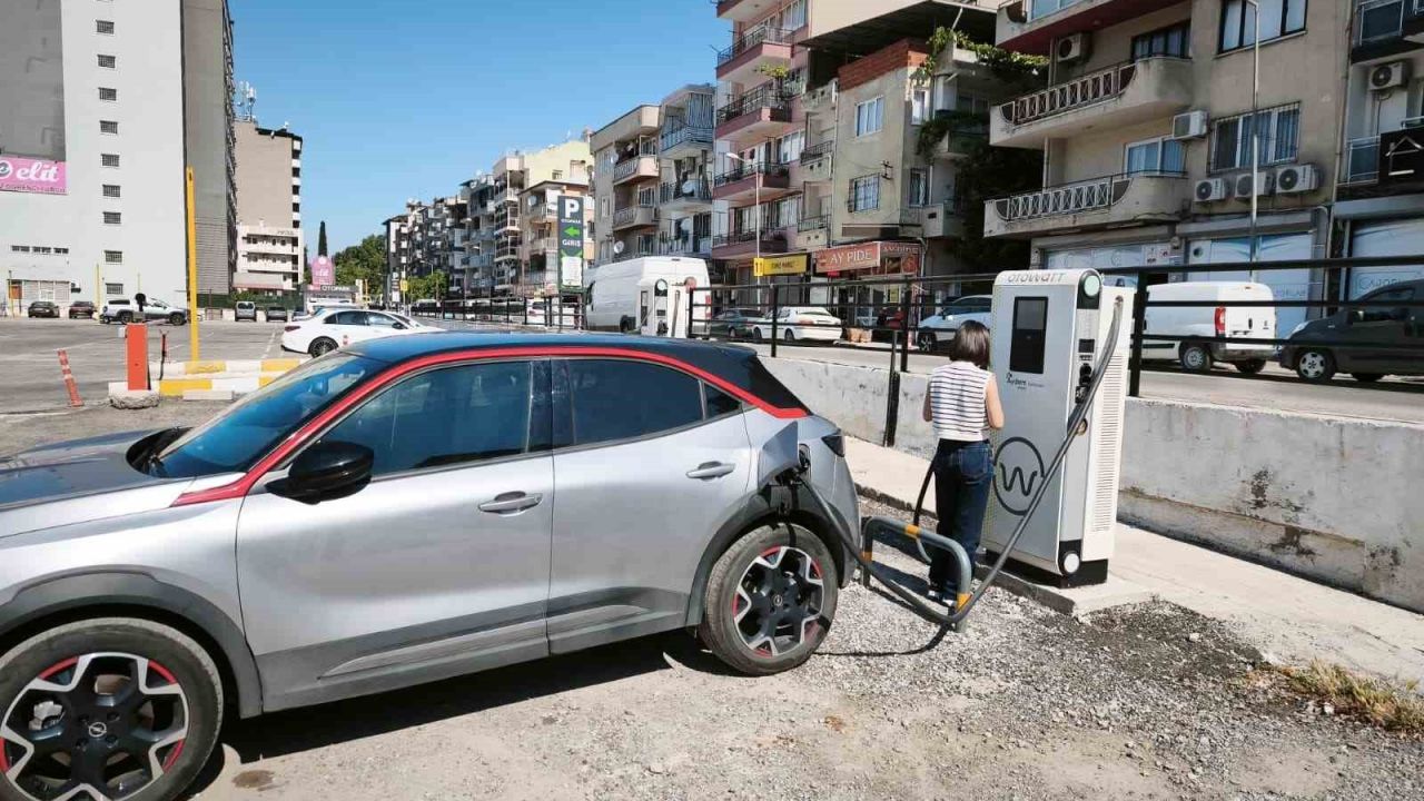 Efeler Belediyesi’nin elektrikli araç şarj istasyonları hizmette