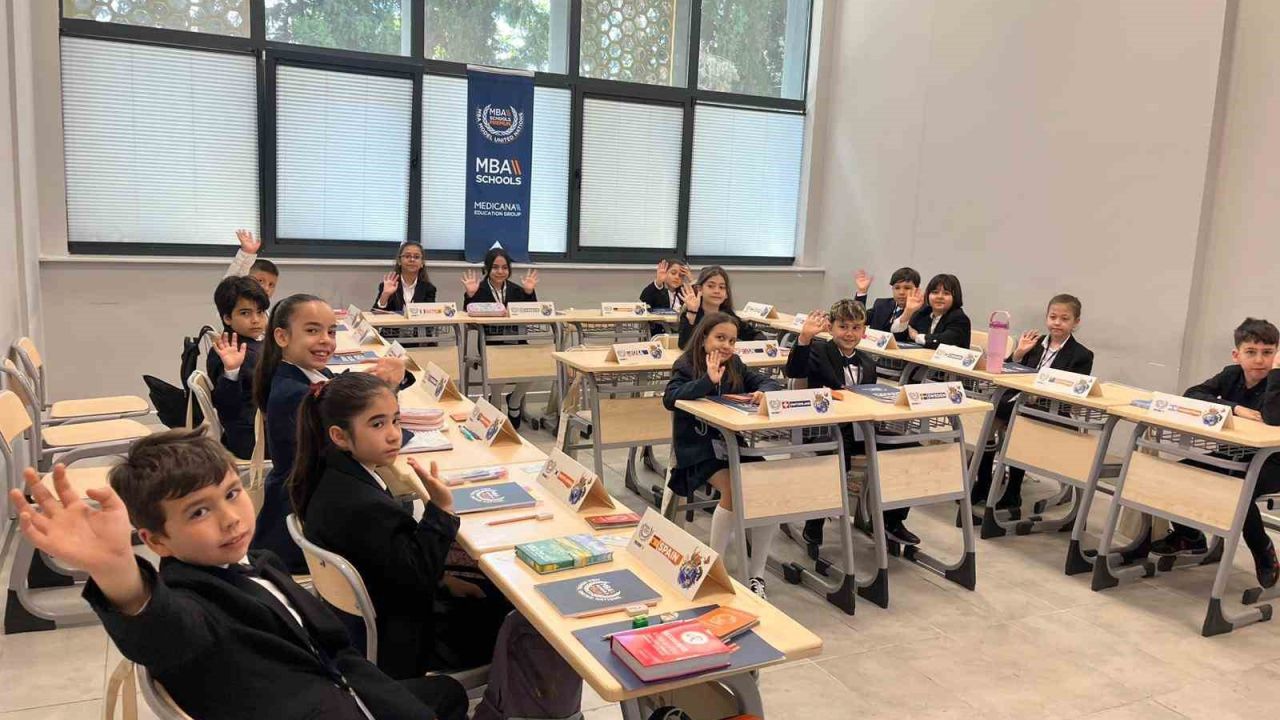 Ege Üniversitesi kapılarını minik diplomatlara açtı
