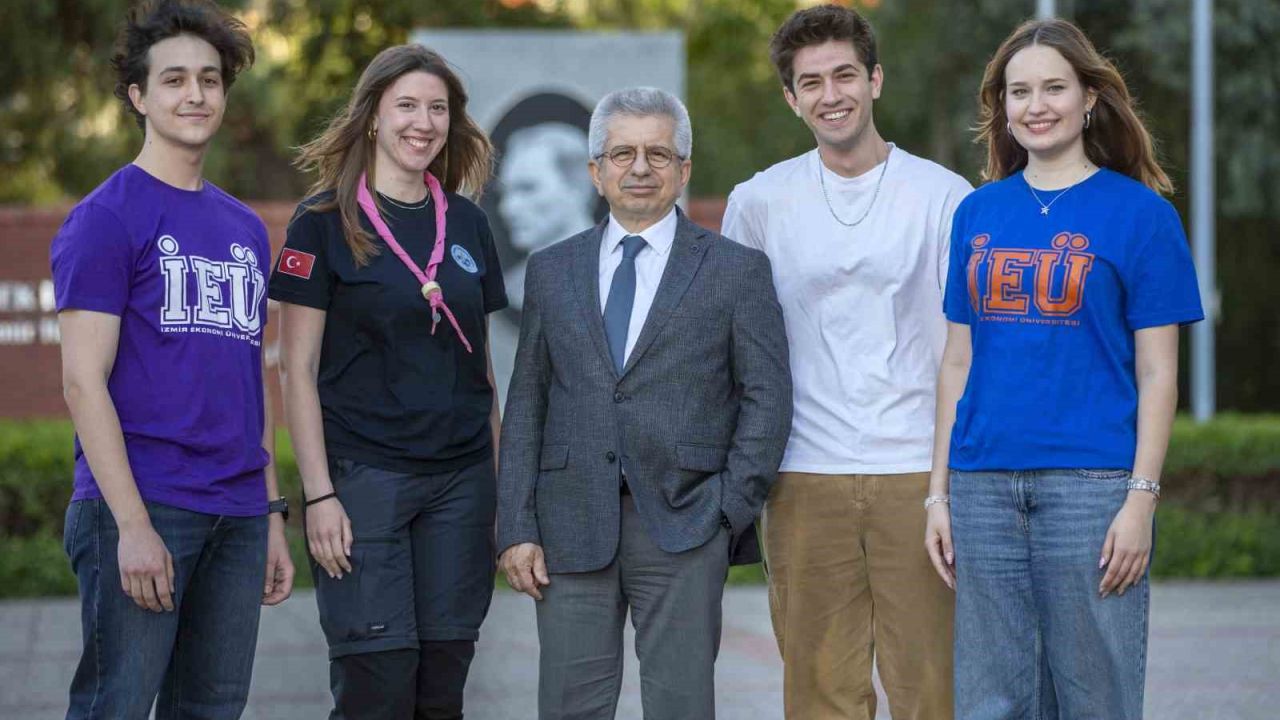 Ege’nin zirvesine ‘İEÜ’ imzası