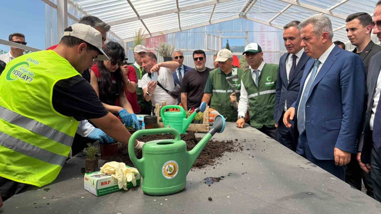 Ekrandan toprağa: İzmir’de gençler için ’Doğal Yaşam Köyü’ k