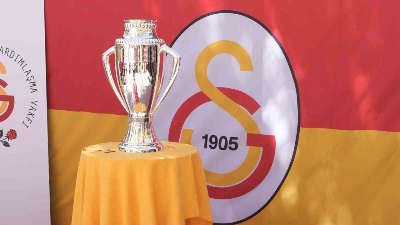 Galatasaray’ın 26. şampiyonluk kupası Aydın’da taraftarla bu