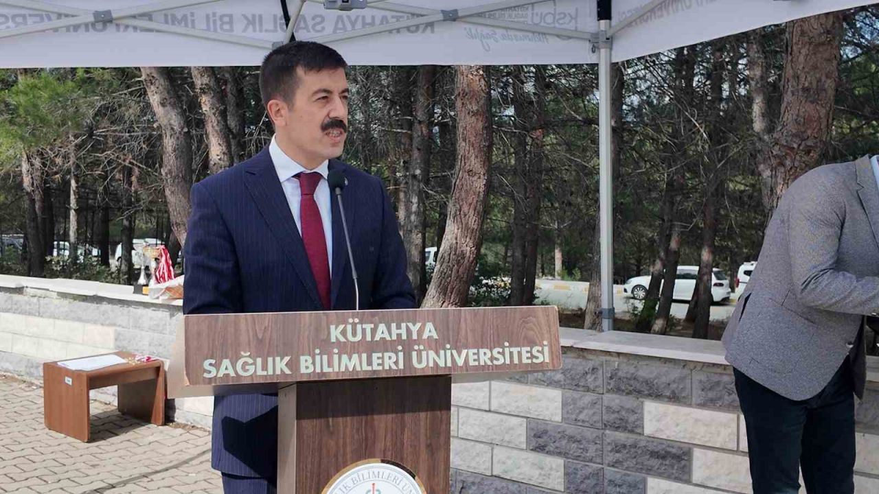 Gediz Sağlık Hizmetleri MYO’dan mezun olan 220 öğrenci sağlık ordusuna katıldı