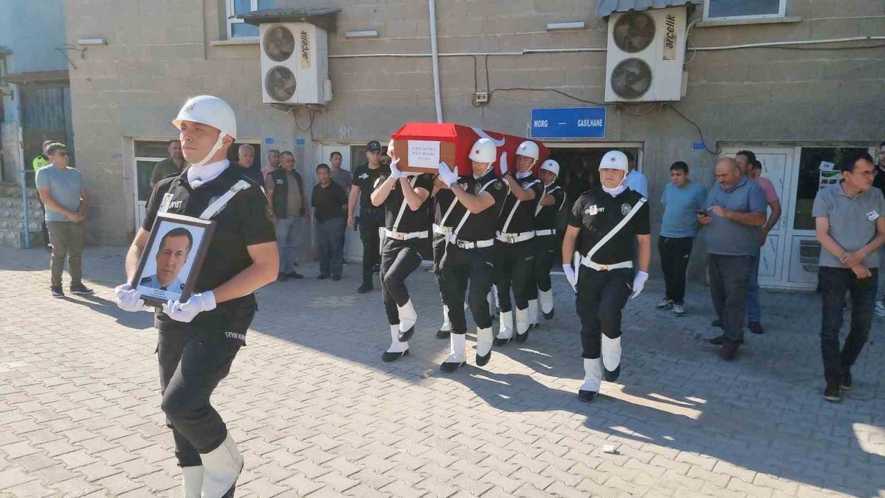 Görev başında hayatını kaybeden polis memuru son yolculuğuna uğurlandı