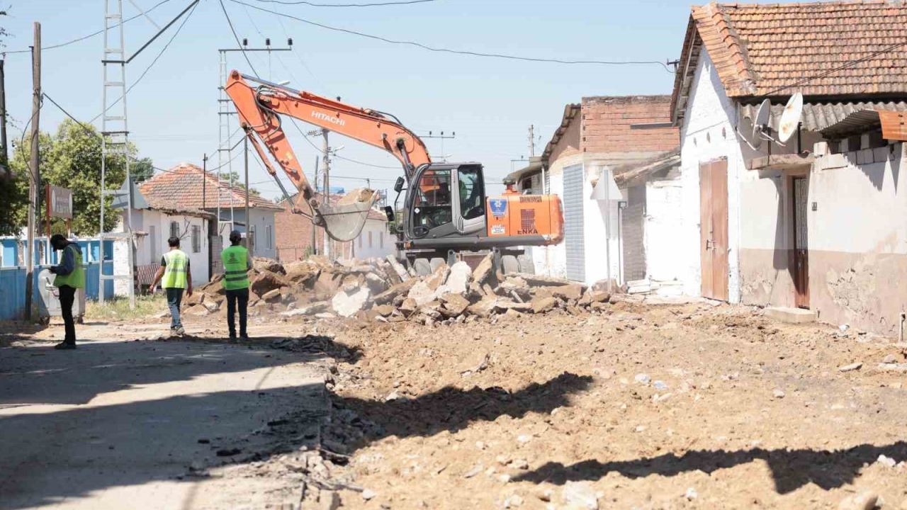 Hacıaliobası’nda yol çalışmaları başladı