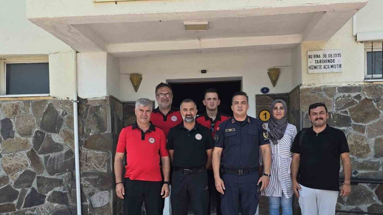 İZAKUT’tan Çandarlı Jandarma’ya anlamlı ziyaret