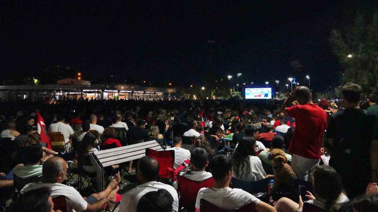 İzmir’de Dünya Kupası heyecanı dev ekranlarda yaşanacak
