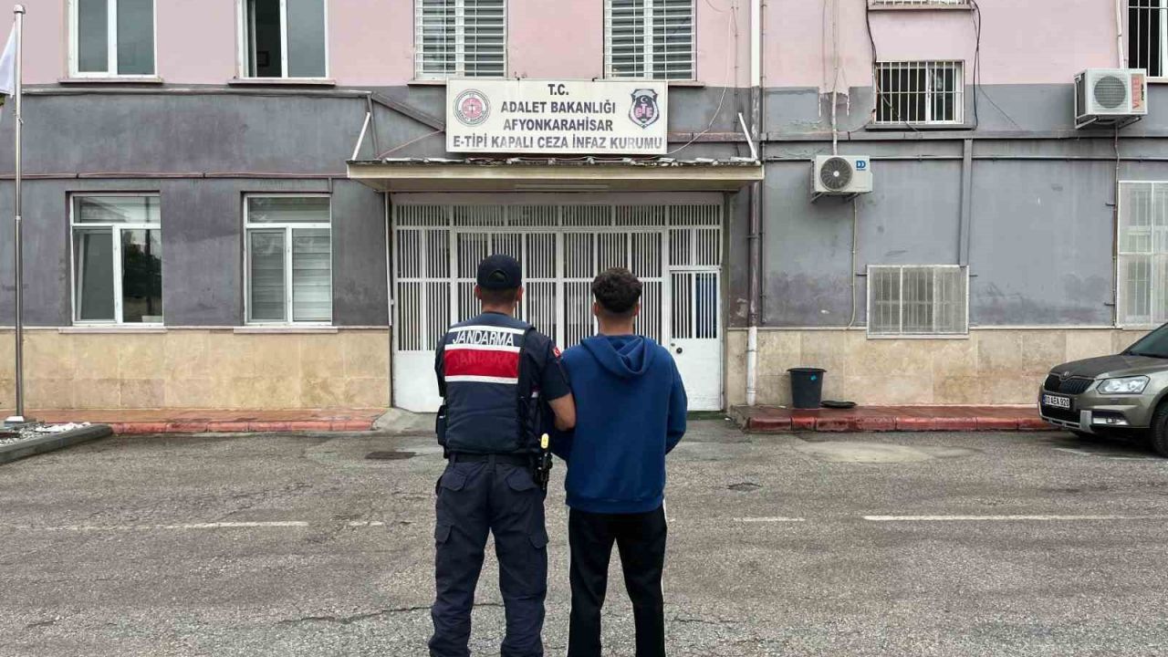 Jandarma çeşitli suçlardan aranan 40 kişiyi yakaladı