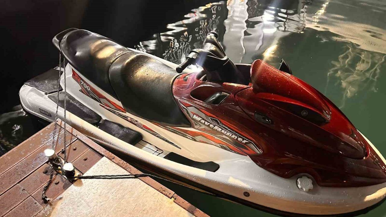 Jet-ski ile kaçtı, Milli Park’ta yakalandı