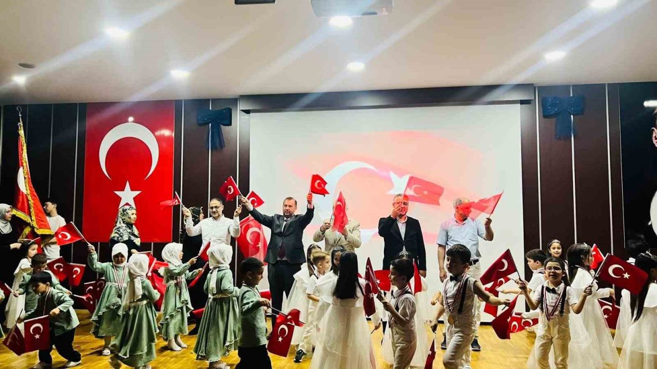 Kardeş Kur’an Kursları yılsonunu coşkuyla kutladı
