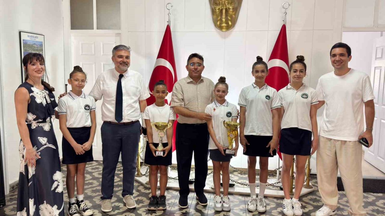 Kaymakam Kaya, Marmaris’in şampiyon jimnastikçilerini ağırladı