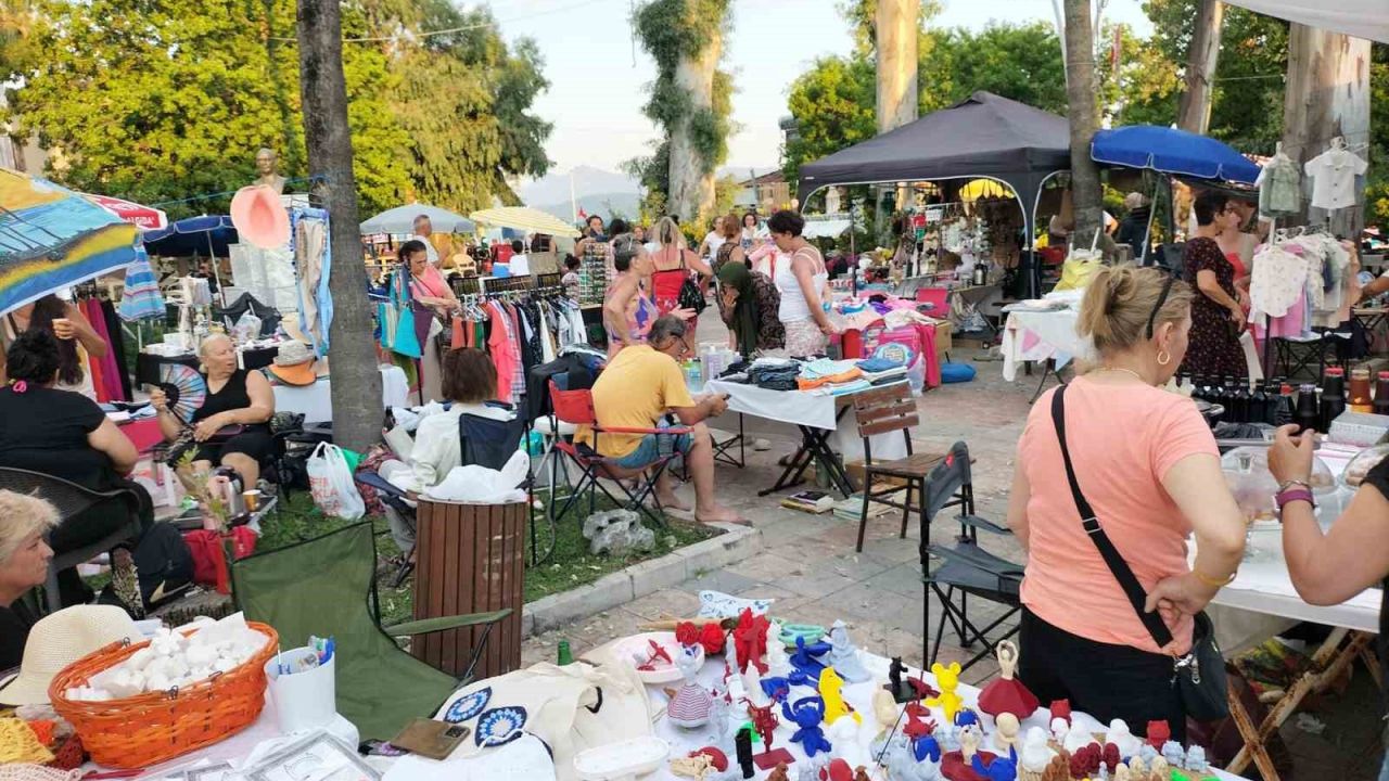 Köyceğiz’de hafta sonu ikinci el pazarı kuruldu
