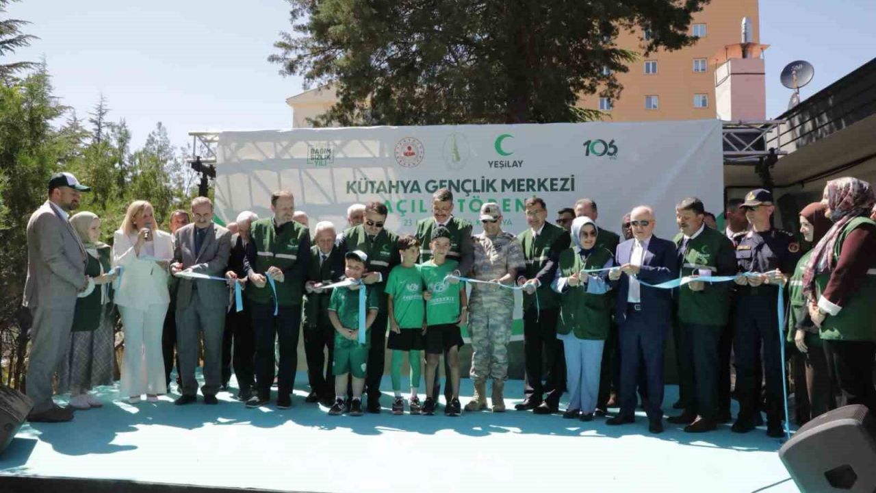 Kütahya Yeşilay Gençlik Merkezi ve Kafe1920 hizmete açıldı