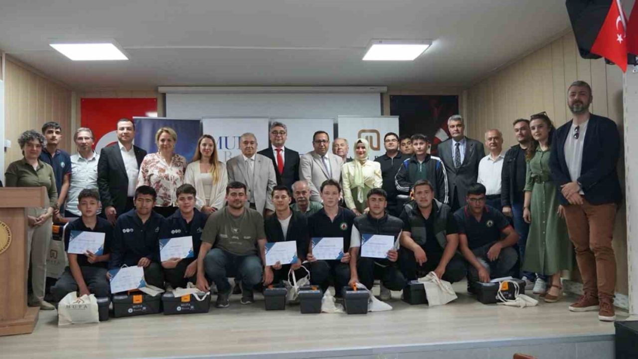 Lise öğrencileri MUSKİ sınıfı eğitiminin ilk etabını tamamladı