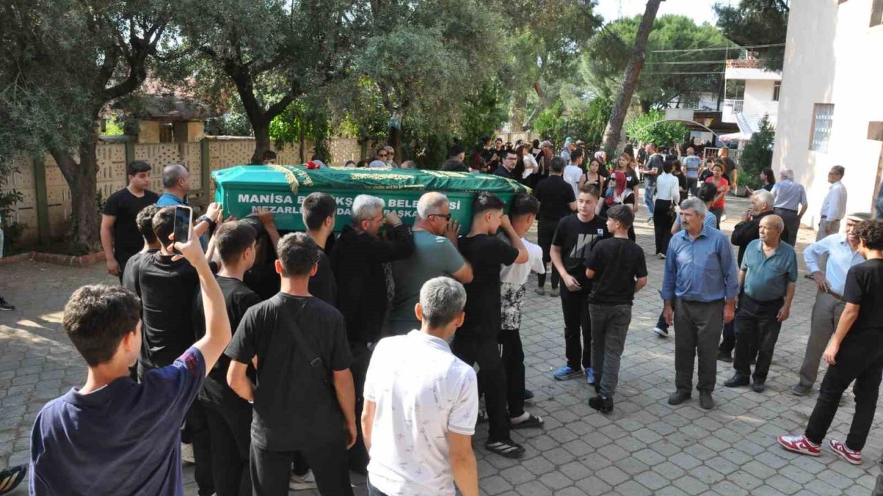 Manisa, 15 yaşındaki Erdem Demir’e ağladı