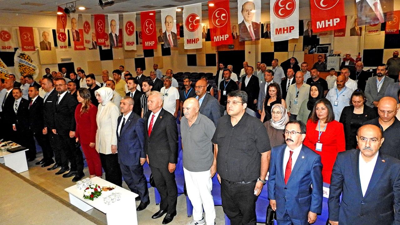 MHP Çeşme’de Galip Uluçam yeniden başkan seçildi