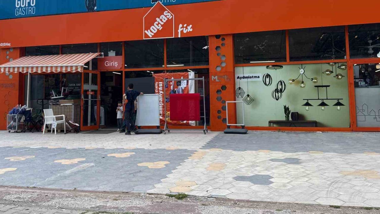 Muğla’da Koç Holding’e bağlı Koçtaş’a taşlı saldır
