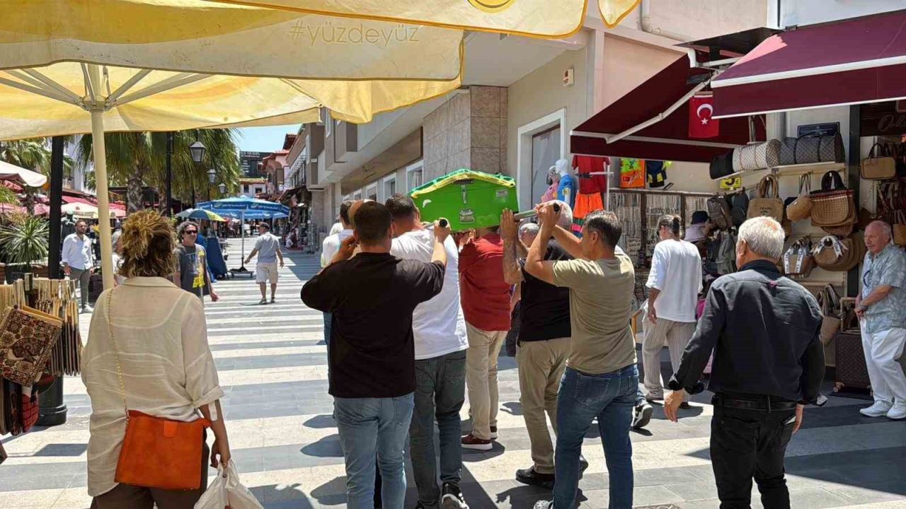 Oyuncu İrtem’in cenazesi camiye getirildi