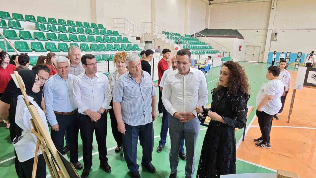 Sarıgöl’de genç yeteneklerden sanat şöleni
