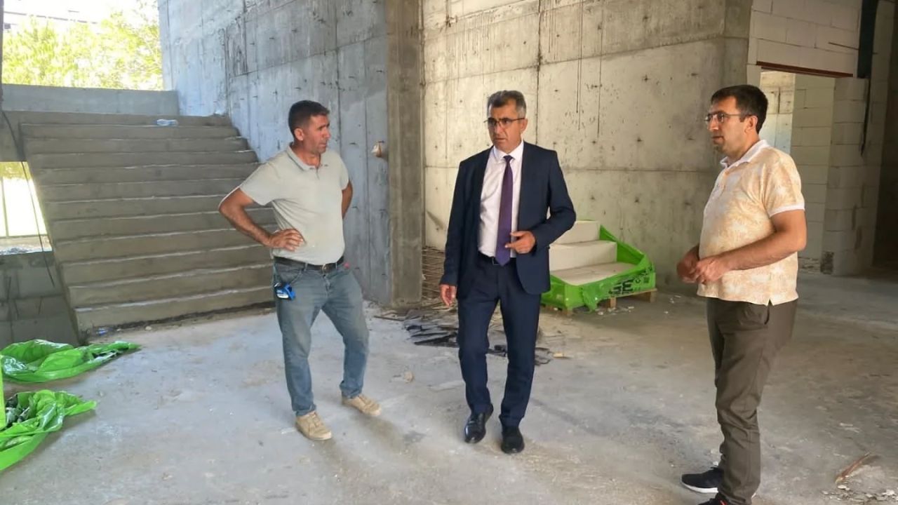 Söke Atatürk Ortaokulu inşaatında çalışmalar sürüyor