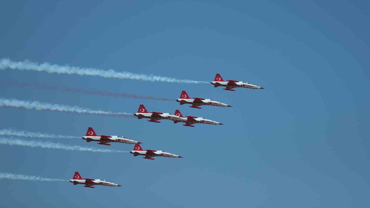 Türk Hava Kuvvetleri’nin 115. yaşında Çiğli’de görkemli festival