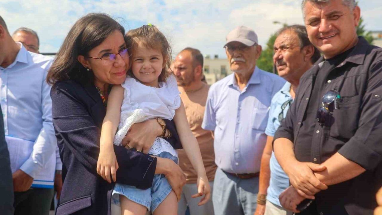 Uşak Belediye Başkan Vekili Özkan Sarayaltı Durağı’nda şoför esnafıyla buluştu